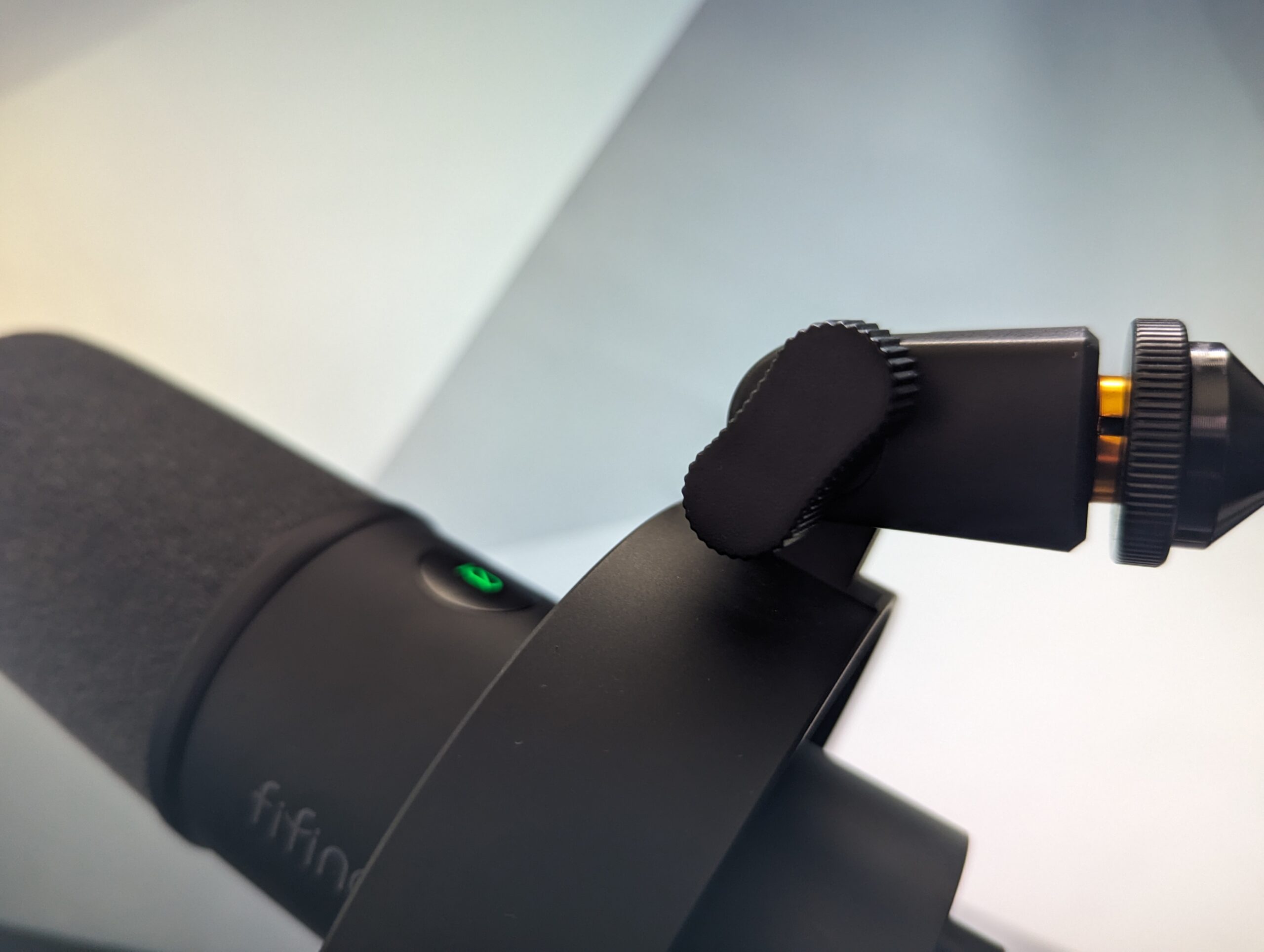 Fifine-K688-Mic-Angle-Adjustment - PC Builds On A Budget